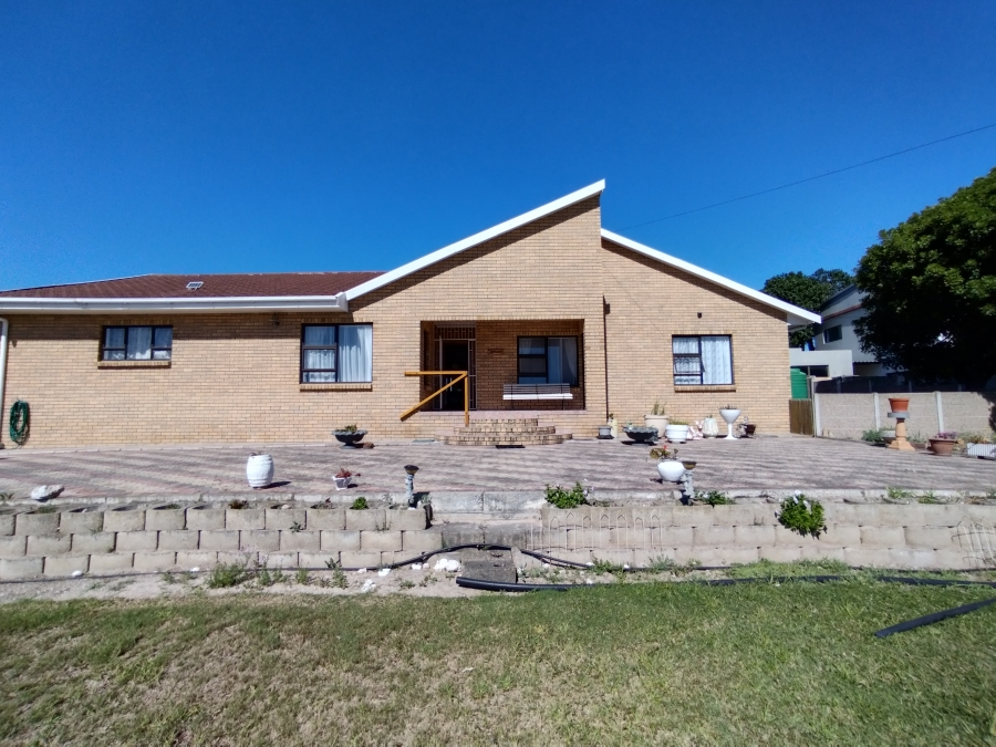 3 Bedroom Property for Sale in Fraaiuitsig Western Cape
